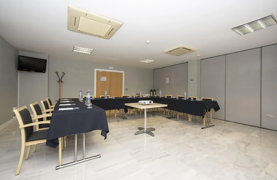 Holiday Inn Express Barcelona - Montmelo By Ihg-1