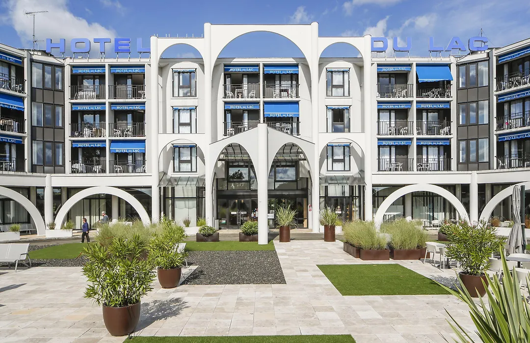 Brit Hotel Du Lac-1