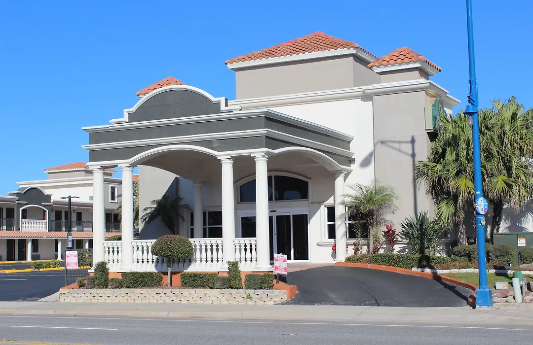La Quinta By Wyndham Oceanfront Daytona Beach-1