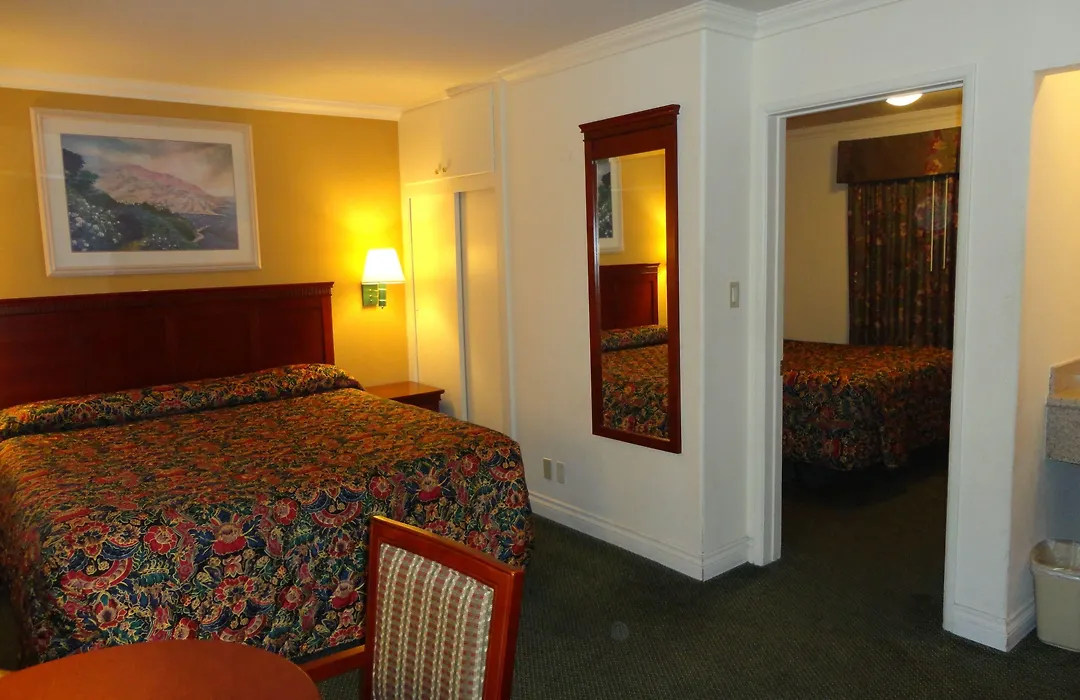 Redondo Inn&Suites-1