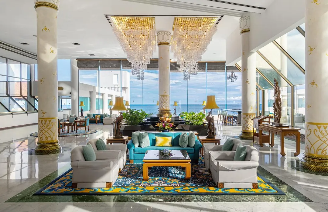 Royal Wing Suites & Spa Pattaya-1