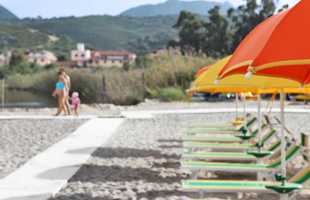 Colonna Beach Hotel Marinella-1