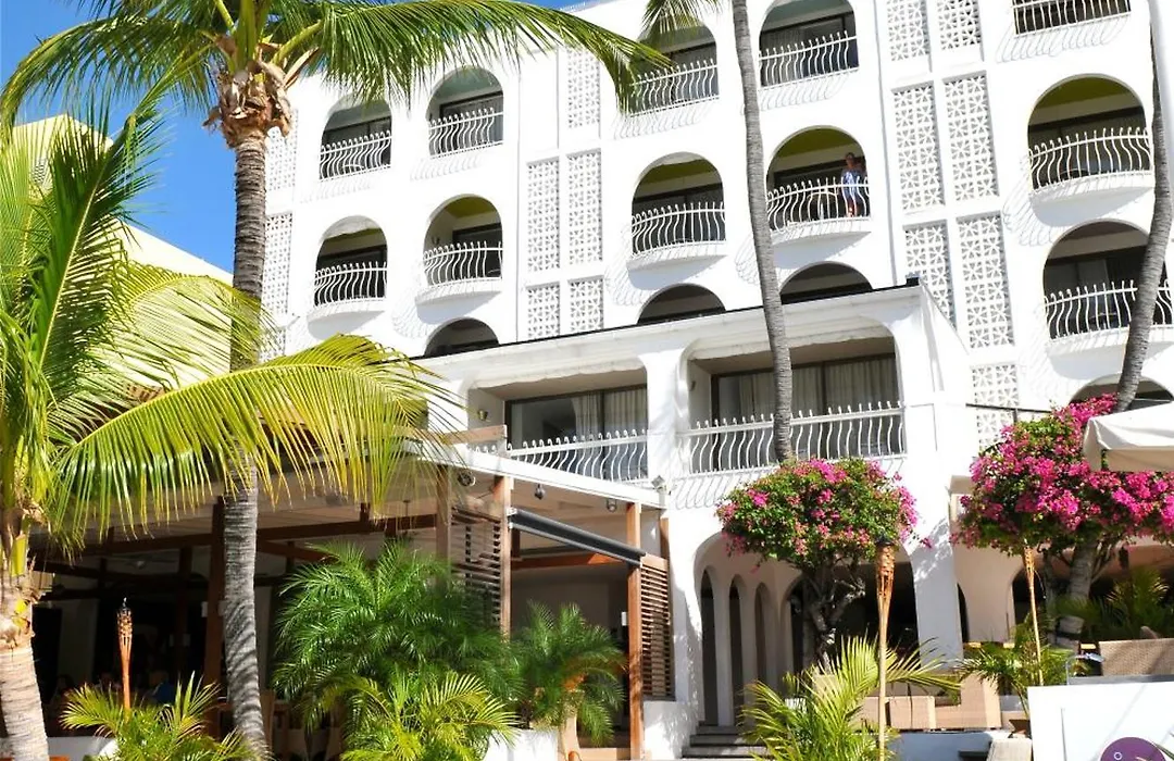 Holland House Beach Hotel-1