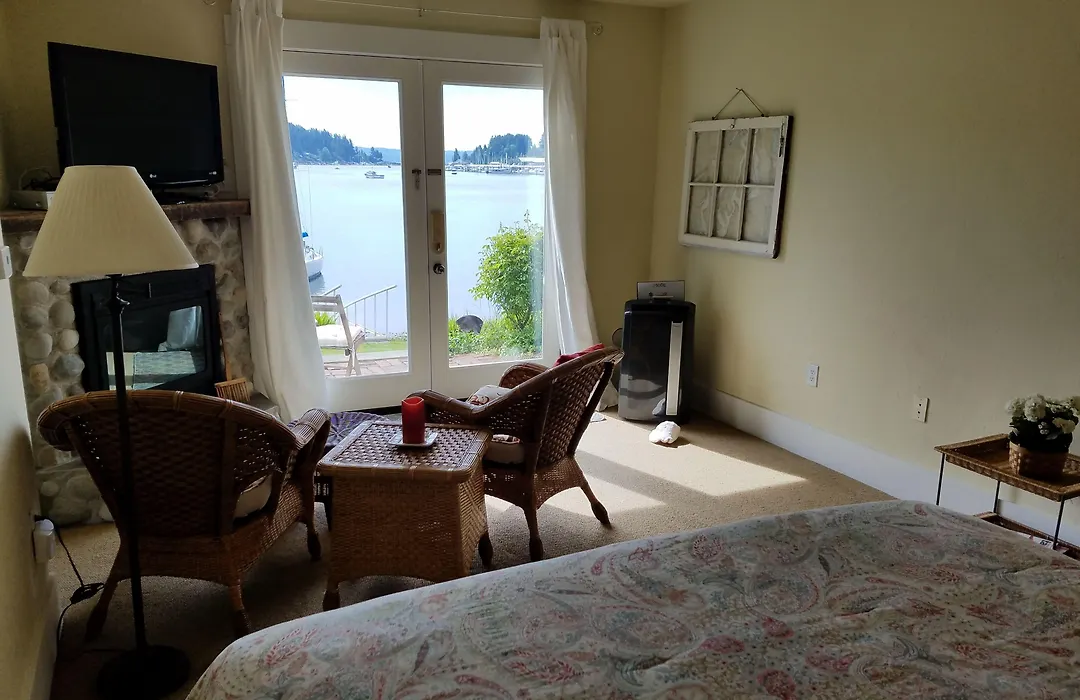 Waterfront Inn-1