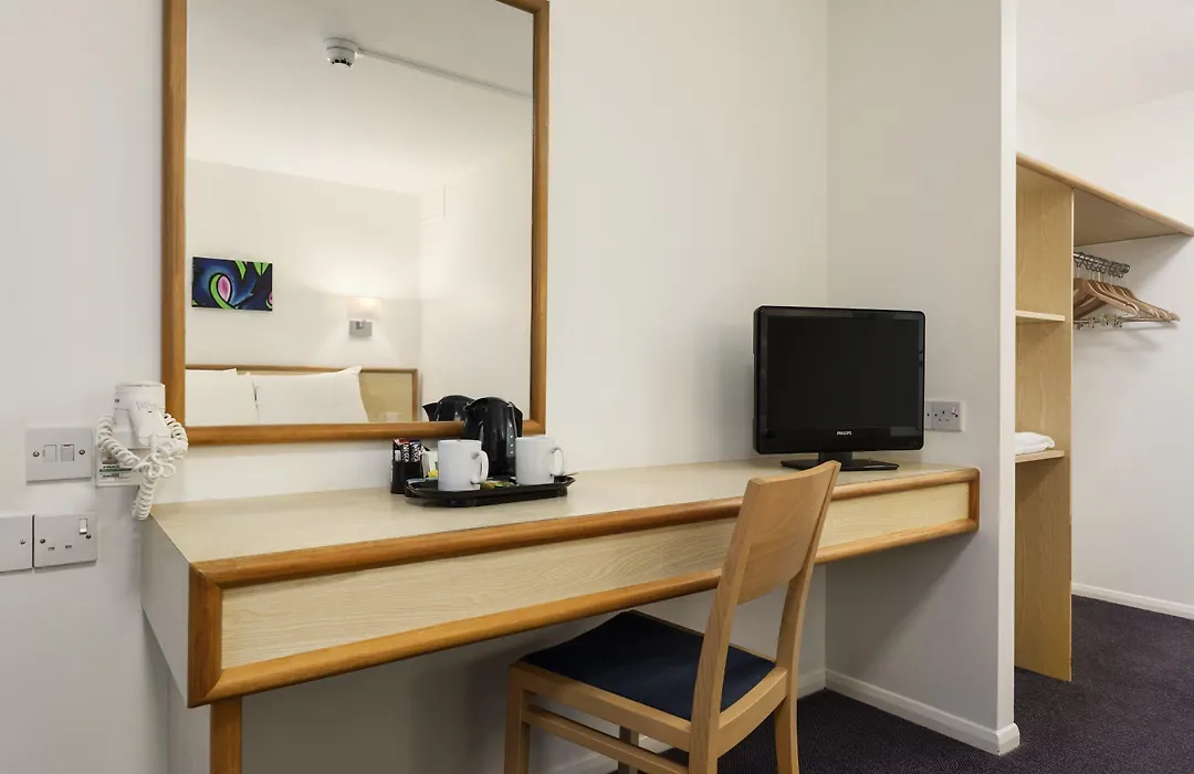 Days Inn Bridgend Cardiff-1
