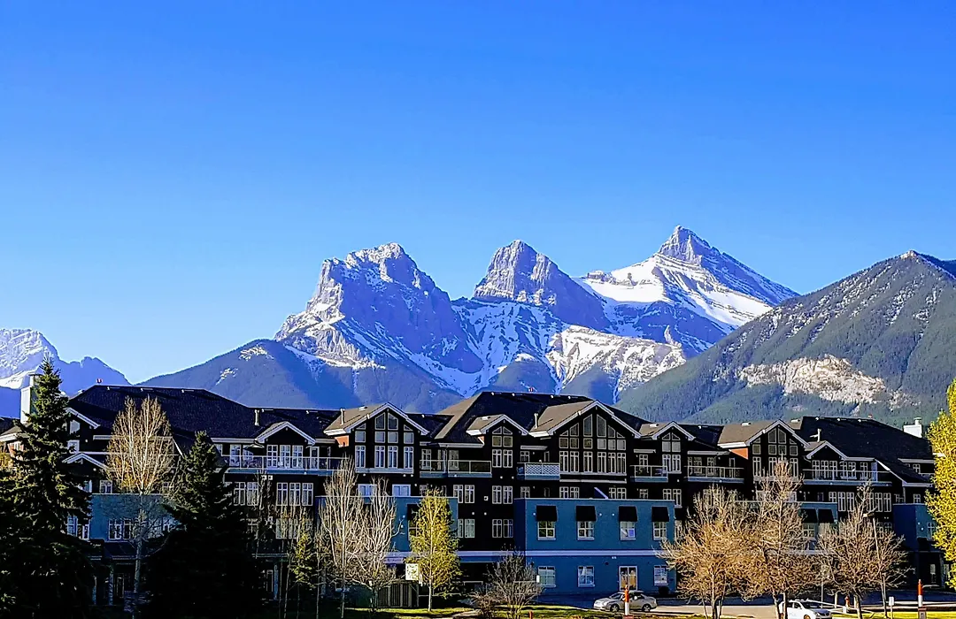 Sunset Resorts Canmore And Spa-1