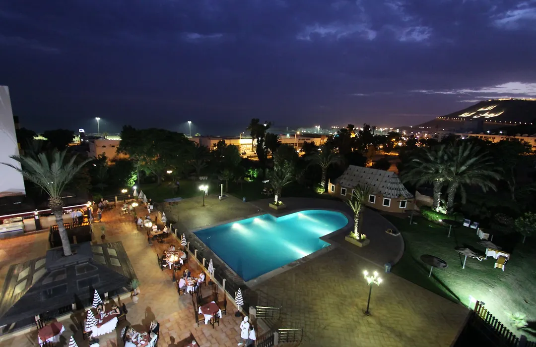 Oasis Hotel & Spa-1