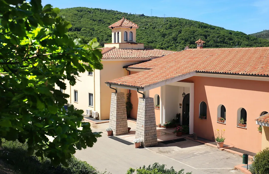 Pausania Inn-1