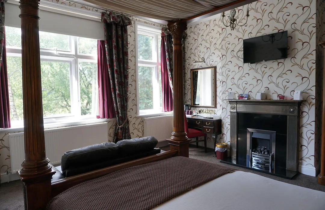 Broadfield Park Hotel-1