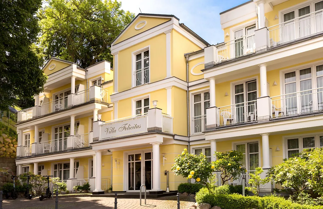 Vju Hotel Rügen-1