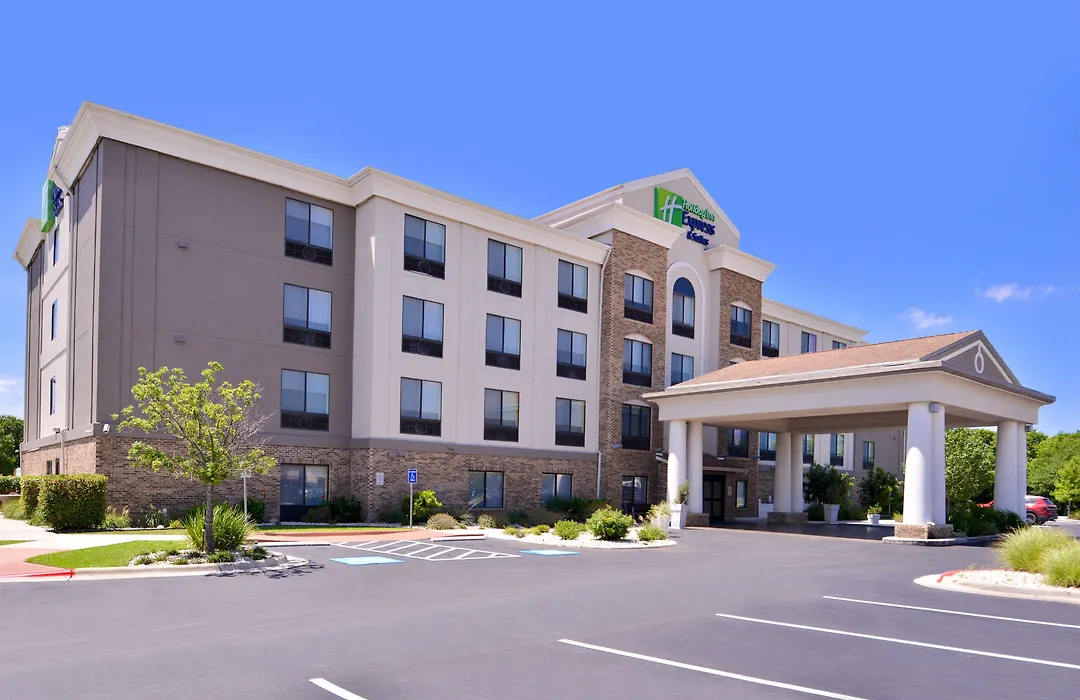 Holiday Inn Express & Suites Selma By Ihg-1