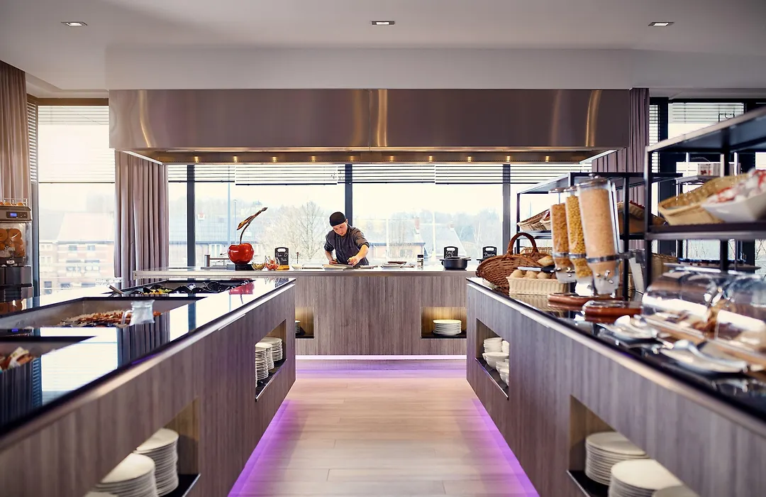 Hotel Charleroi Airport - Van Der Valk-1