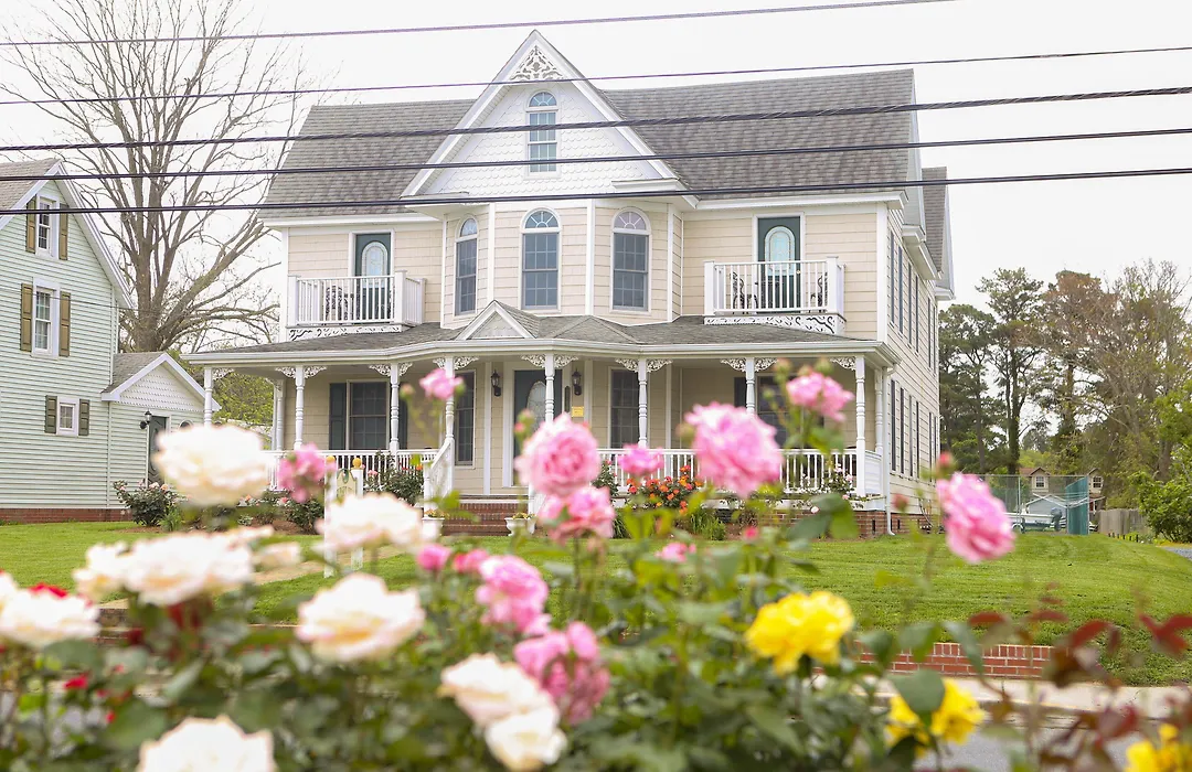 Waterside Inn-1