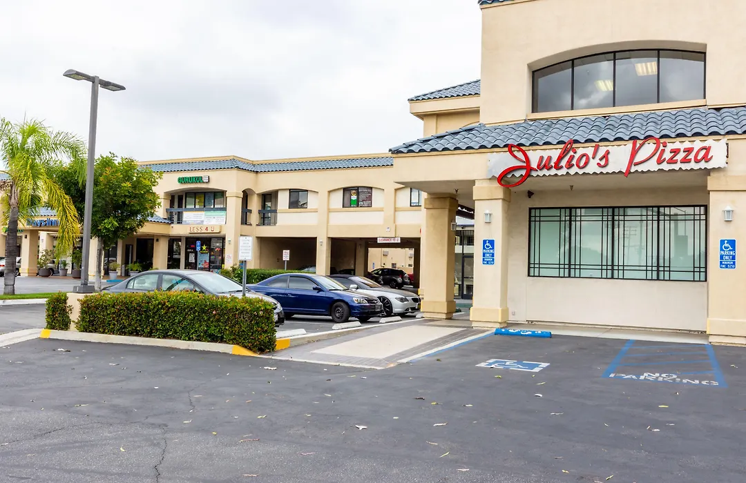 Days Inn & Suites By Wyndham Artesia-1