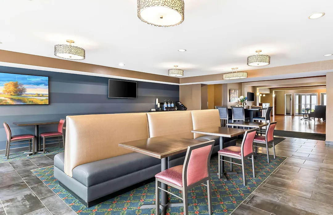 Best Western Legacy Inn & Suites Beloit/South Beloit-1