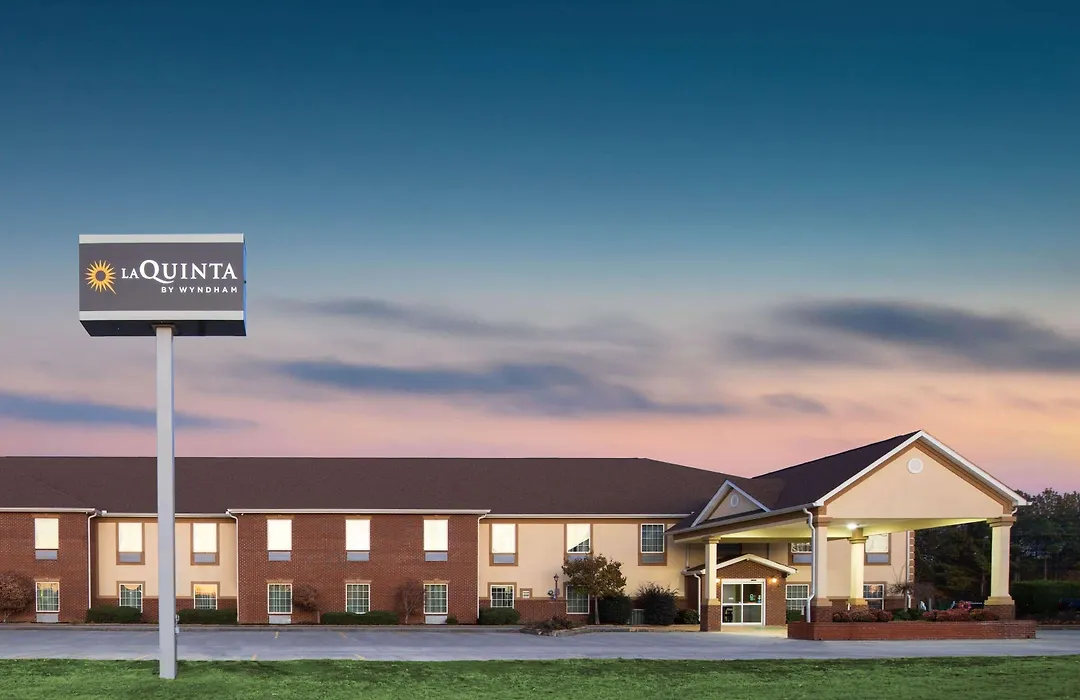 La Quinta Inn By Wyndham Calhoun South I-75-1