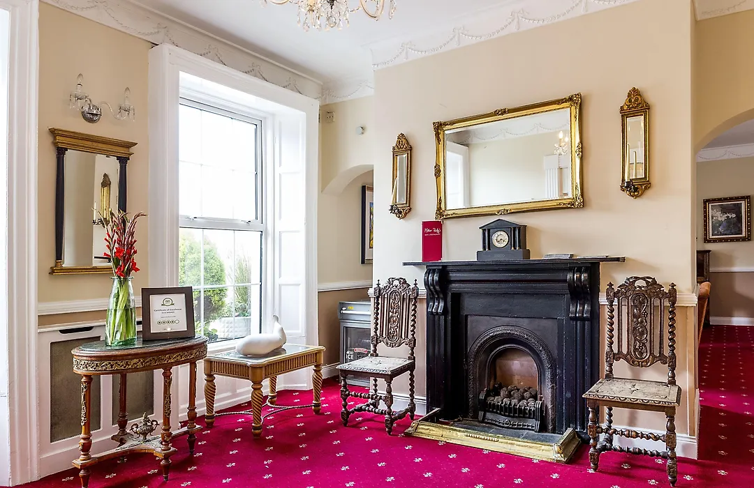 Uppercross House Hotel-1