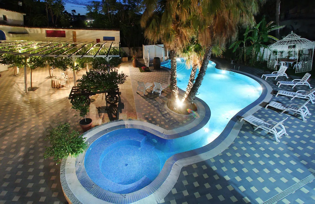Regent Beach Hotel & Apartments-1