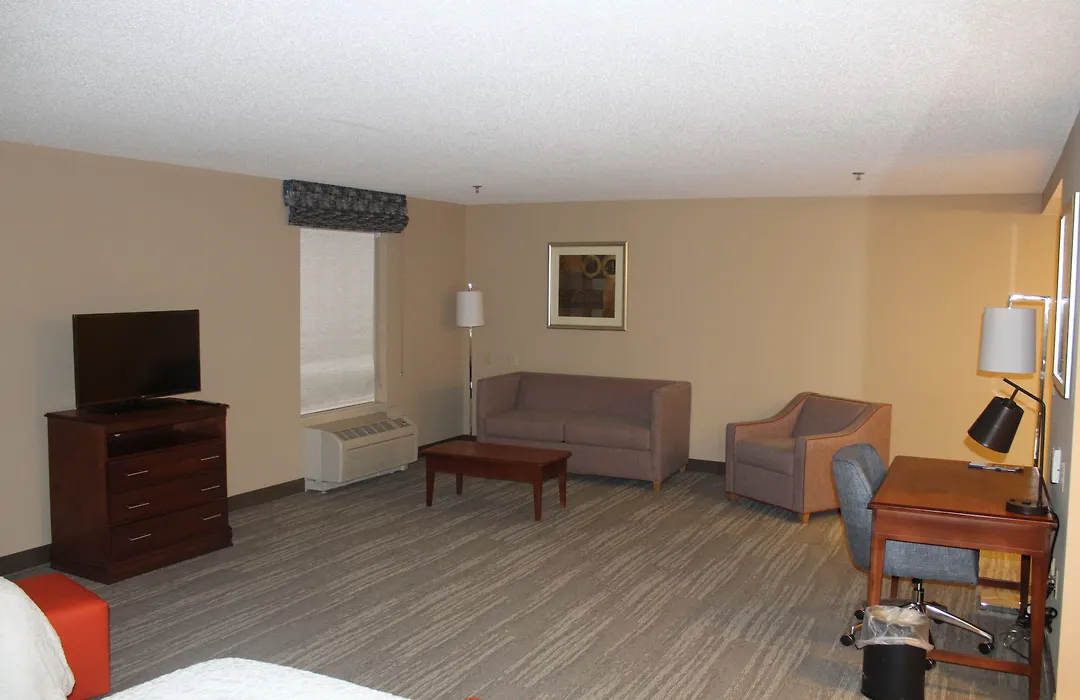 Hampton Inn Gloucester-1