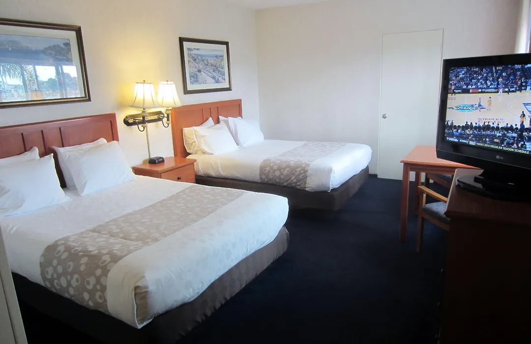 Newport Channel Inn-1