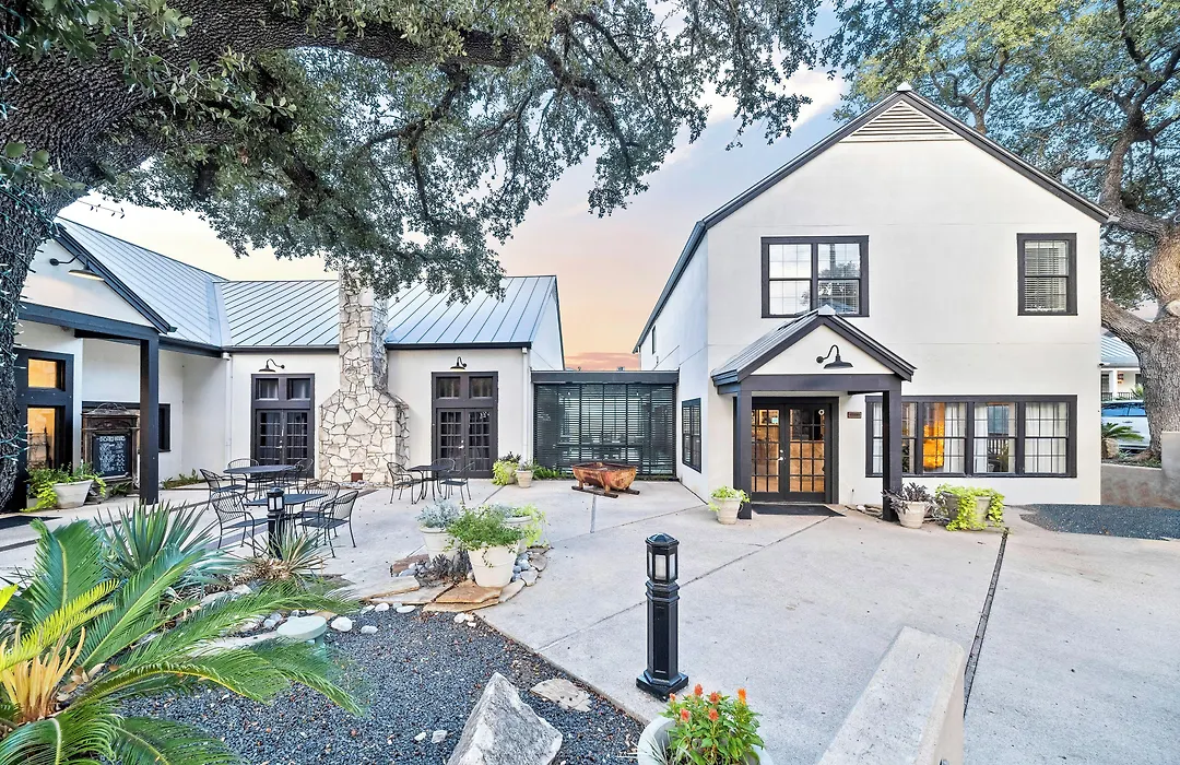 Hillside Boutique Hotel-1