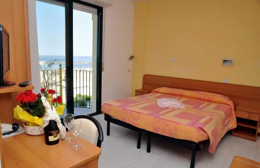 Hotel Emilia-1