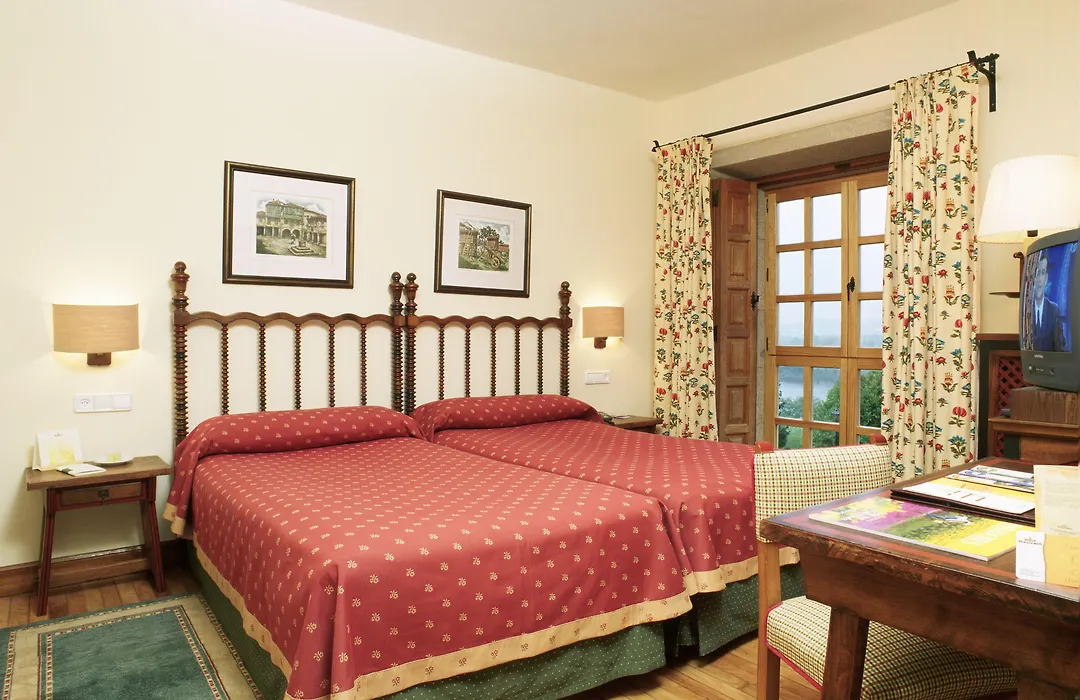 Parador De Tui-1