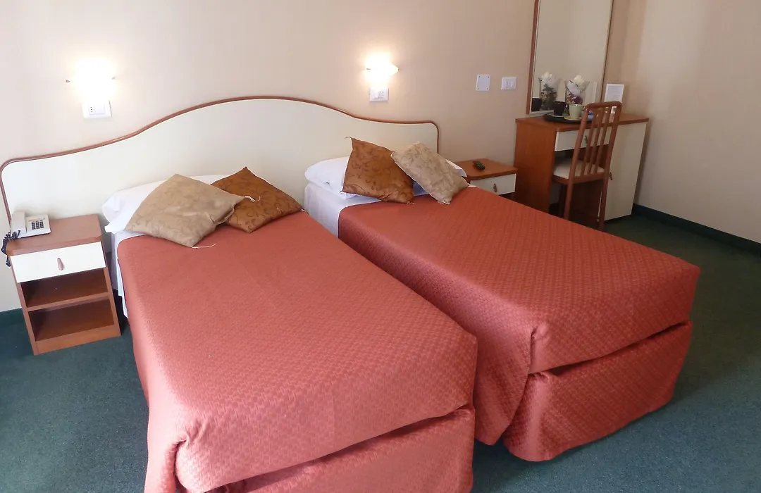 Hotel Crosal-1