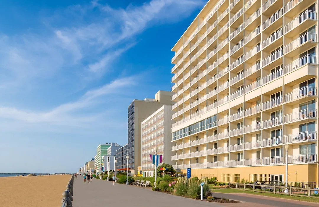 Comfort Suites Beachfront-1