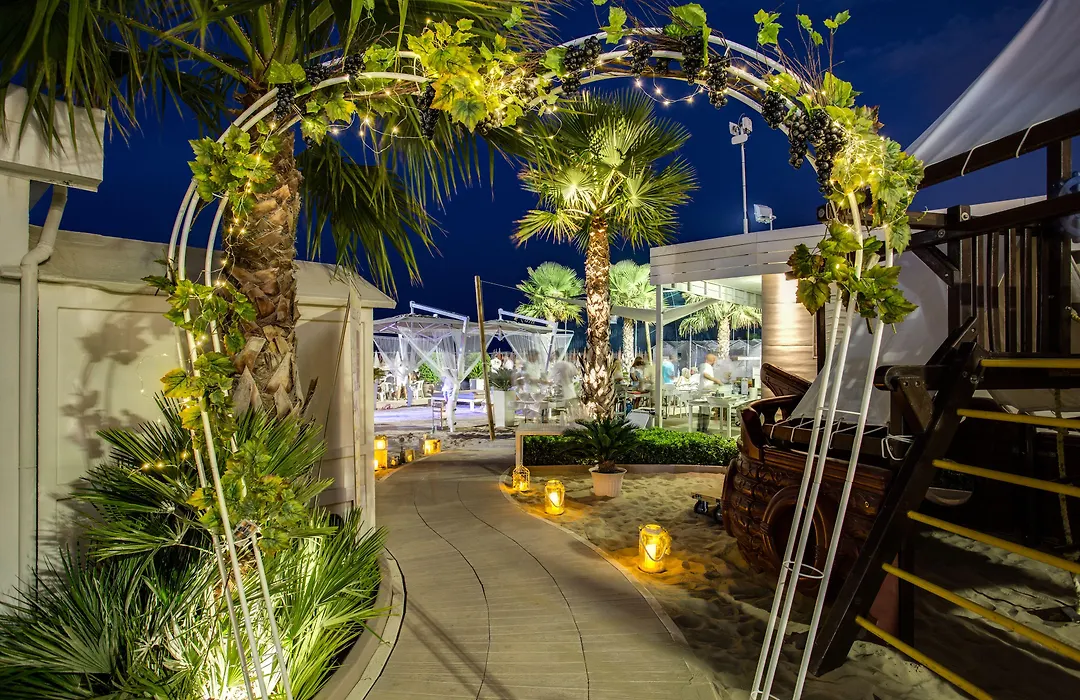 Hotel Adlon - Fronte Mare-1