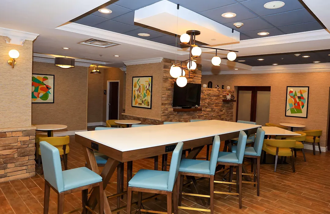 Hampton Inn Atlanta-Canton-1