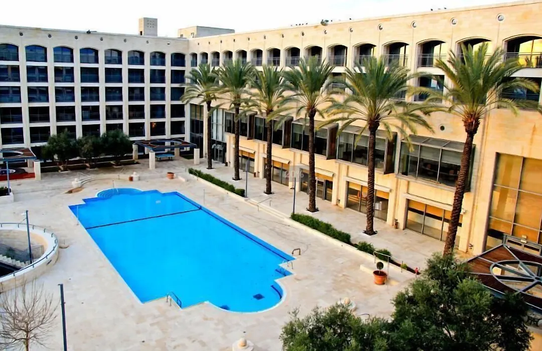 Golden Crown Hotel-1