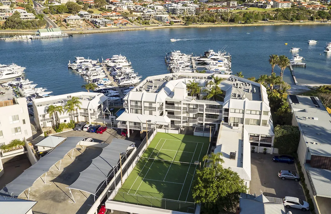 Pier 21 Riverside Apartment Hotel-1