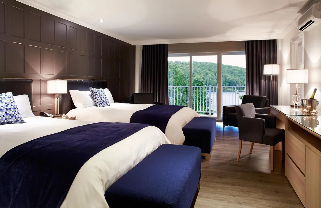 Auberge Du Lac-A-L'Eau-Claire-1
