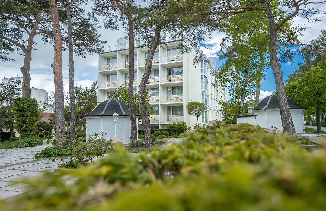 Arkona Strandhotel-1
