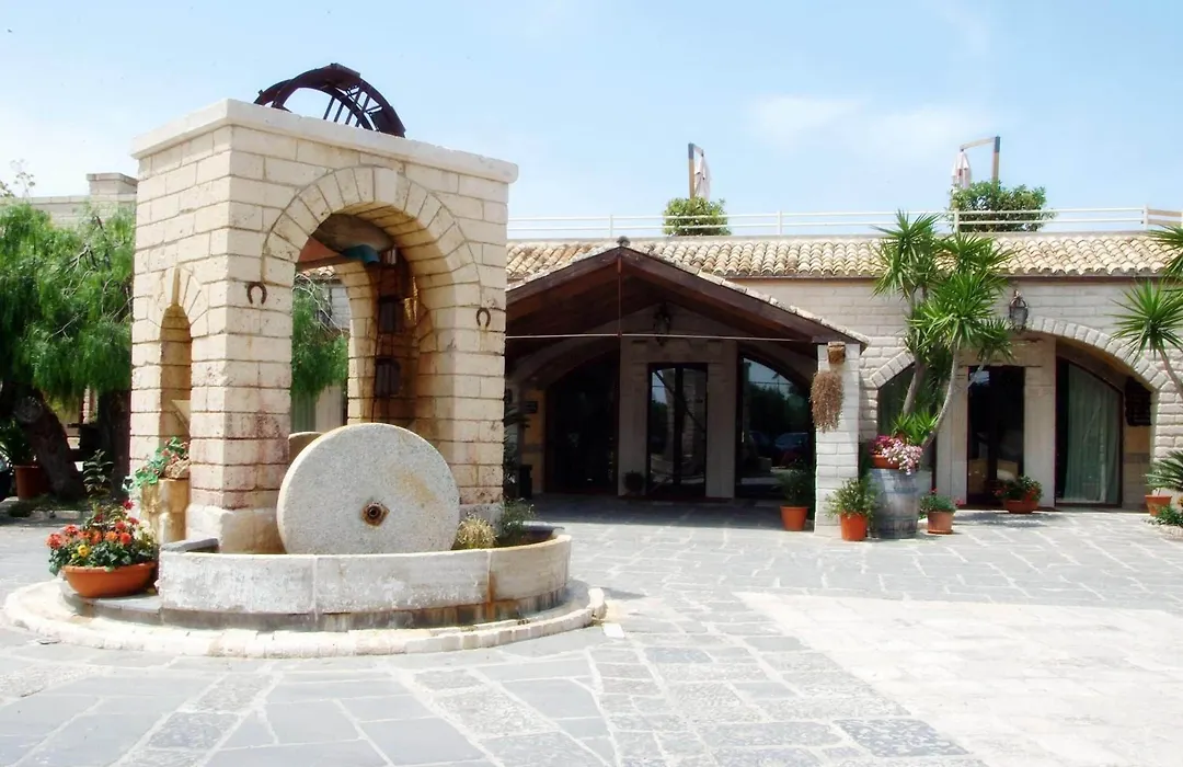 UNA HOTELS Regina Bari-1