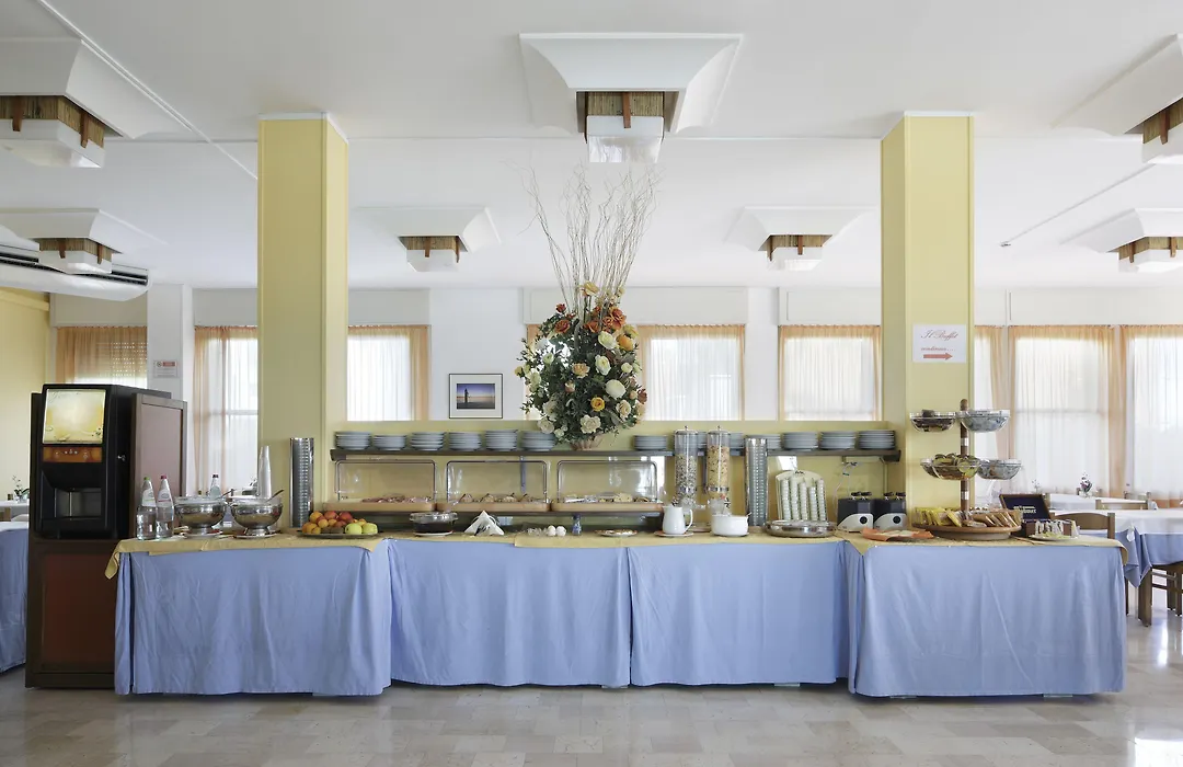 Hotel Continental Fano-1