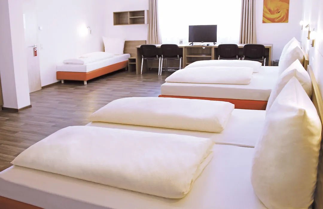 Orange Hotel Und Apartments-1