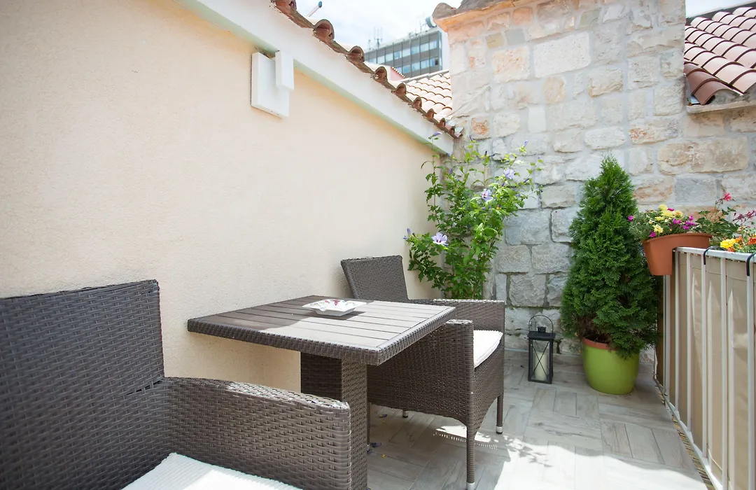 House Sandra-1