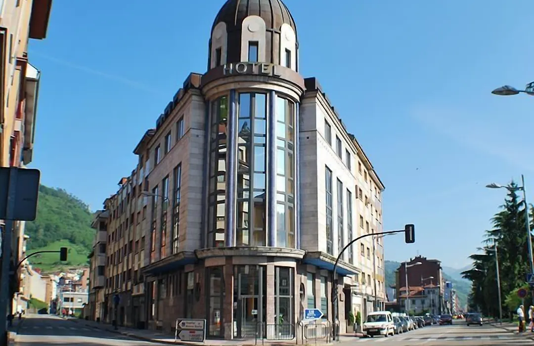 Hotel Mieres Del Camino-1