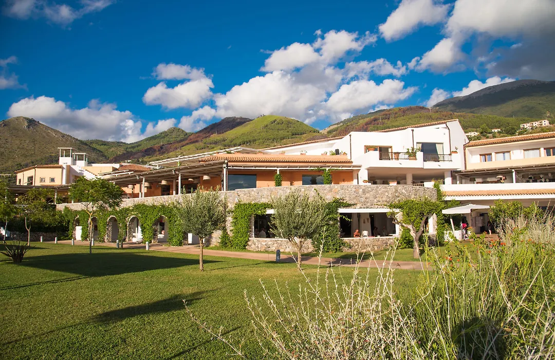 Th Praia - Borgo Di Fiuzzi Resort & Spa-1