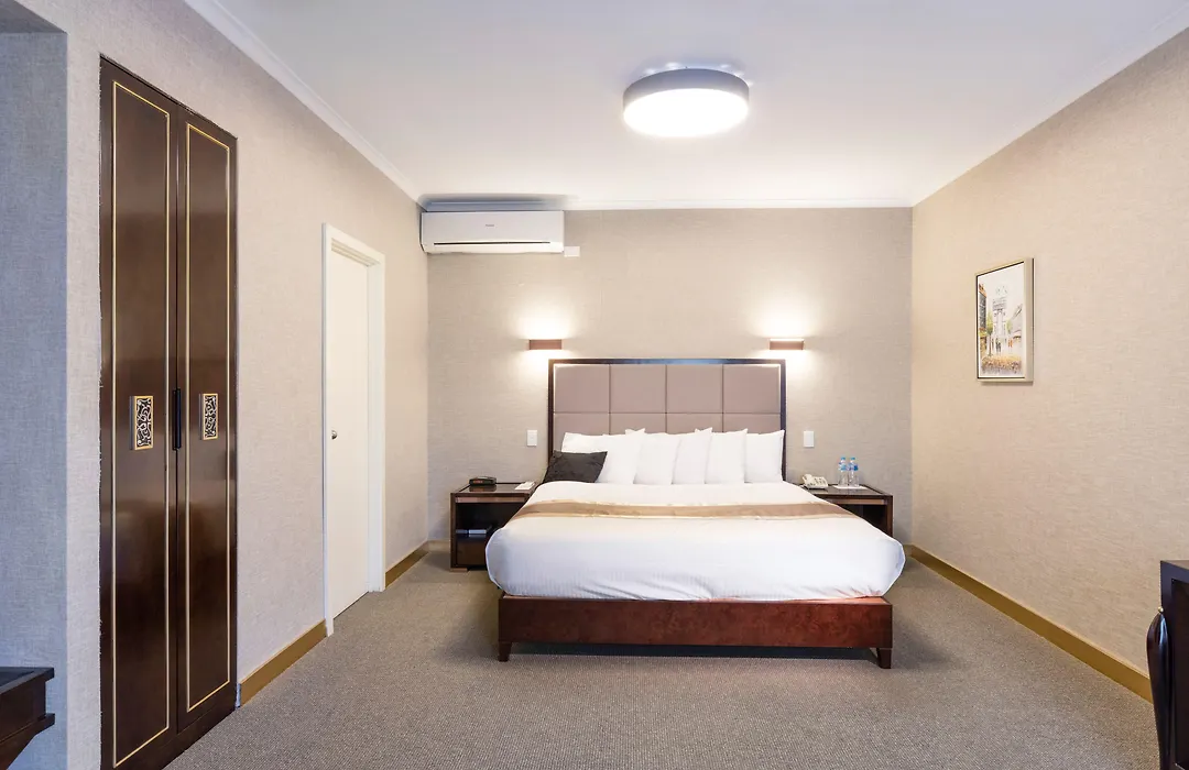 Eltham Gateway Hotel & Conference Centre-1