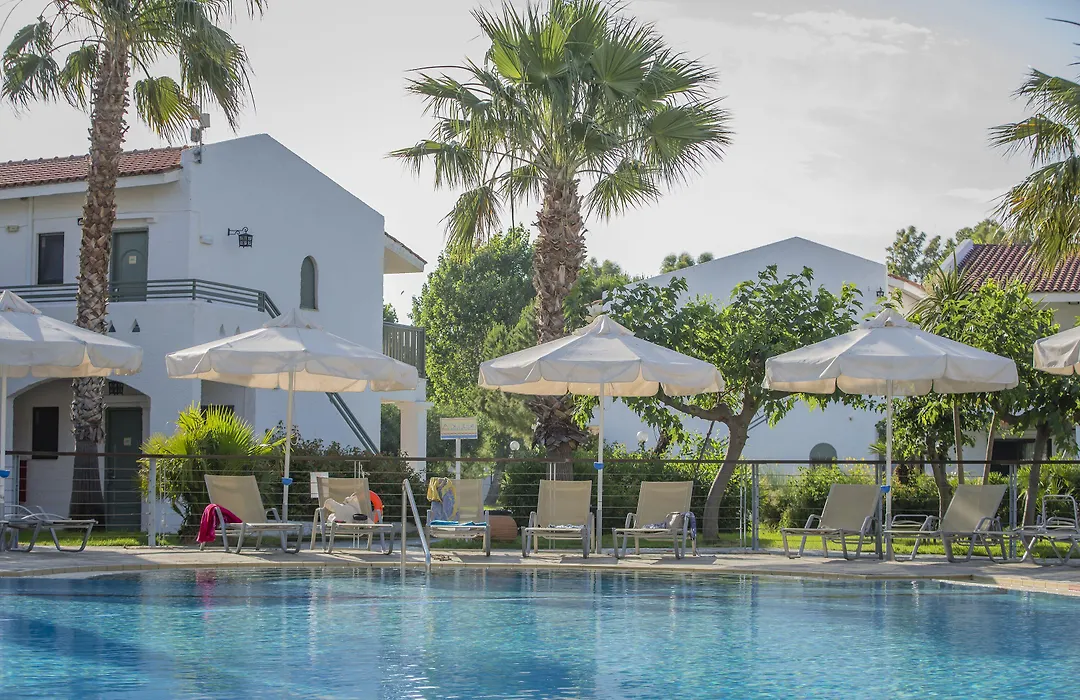 Golden Coast Hotel & Bungalows-1