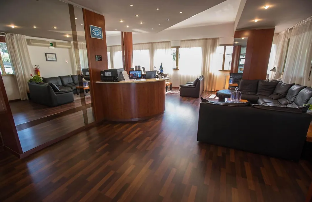 Hotel Rossi-1