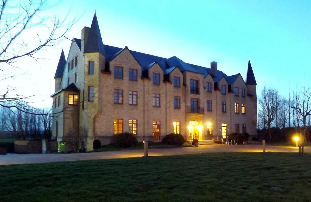 Hotel Hinterland-1
