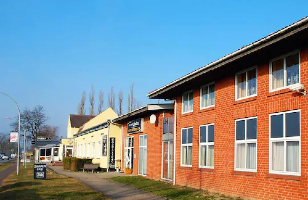 Hotel Ziegenkrug Rostocker Tor-1