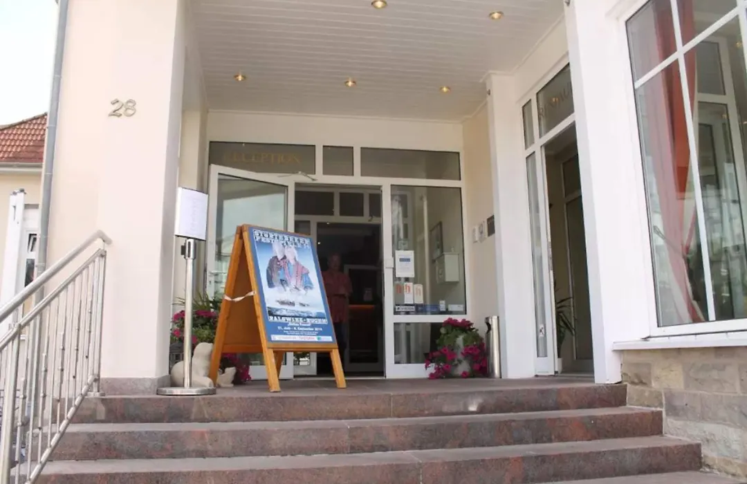 R&R Strandhotel Baabe-1