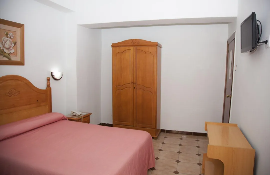 Hostal Paris-1