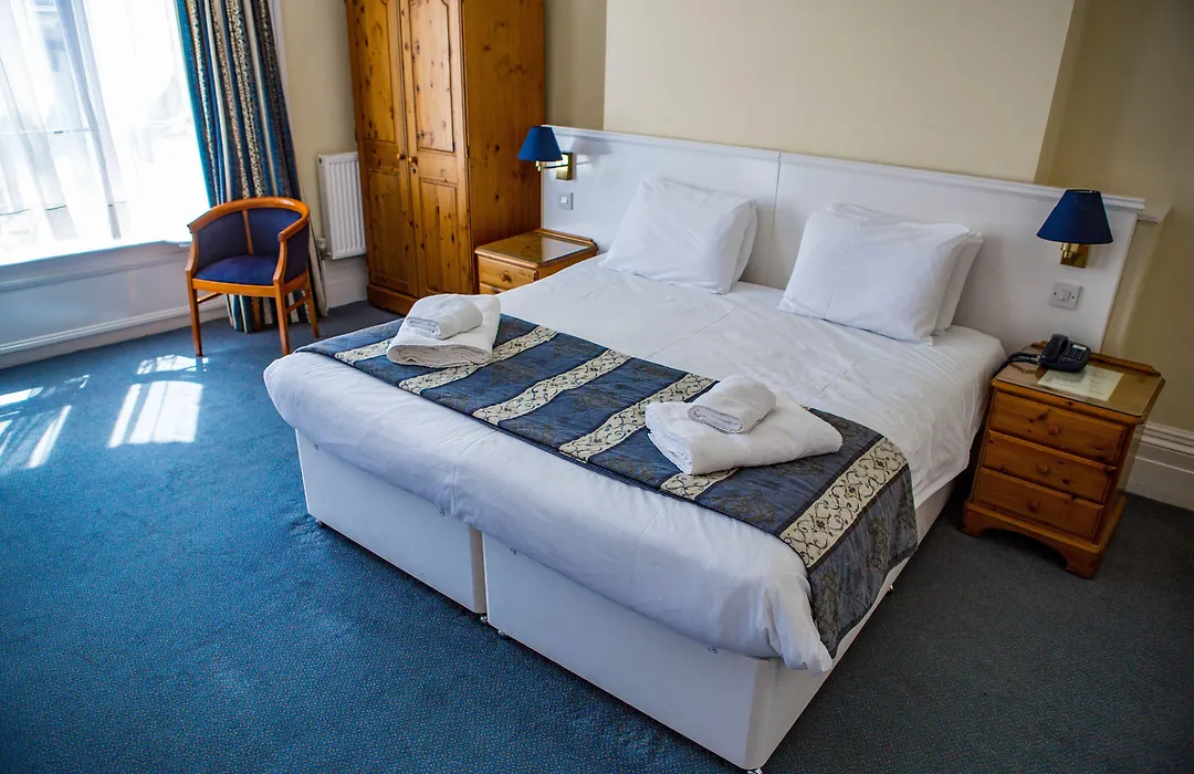 Yelf'S Hotel-1