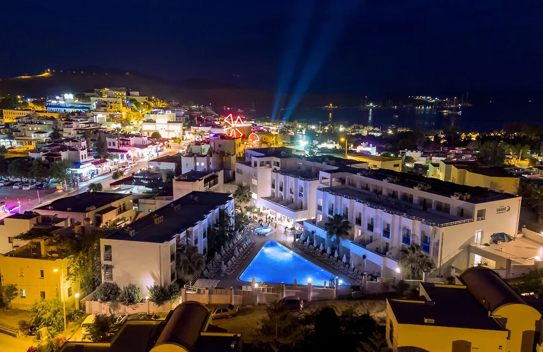 Club Shark Hotel-1